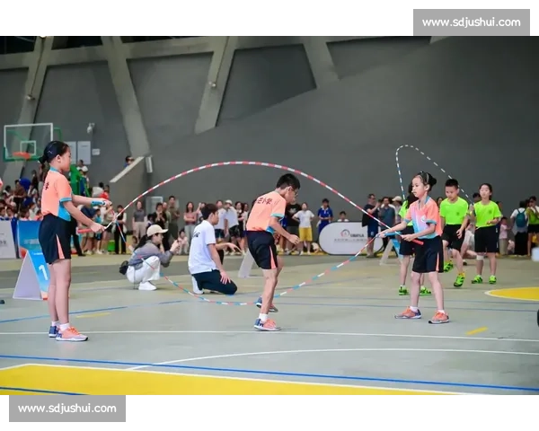 青岛 12 岁小嫚 3 分钟狂跳 1056 次！刷新跳绳世界纪录